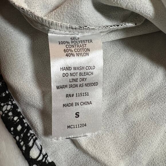 Romeo & Juliet Couture Crewneck Lace Chiffon Blouse Size Small NEW Lightweight - Picture 7 of 10